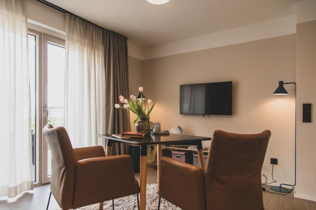 Logierhaus M Apartment Esens Bagian luar foto