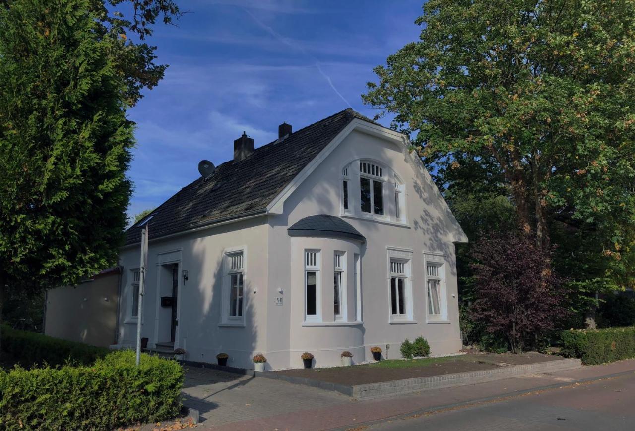Logierhaus M Apartment Esens Bagian luar foto