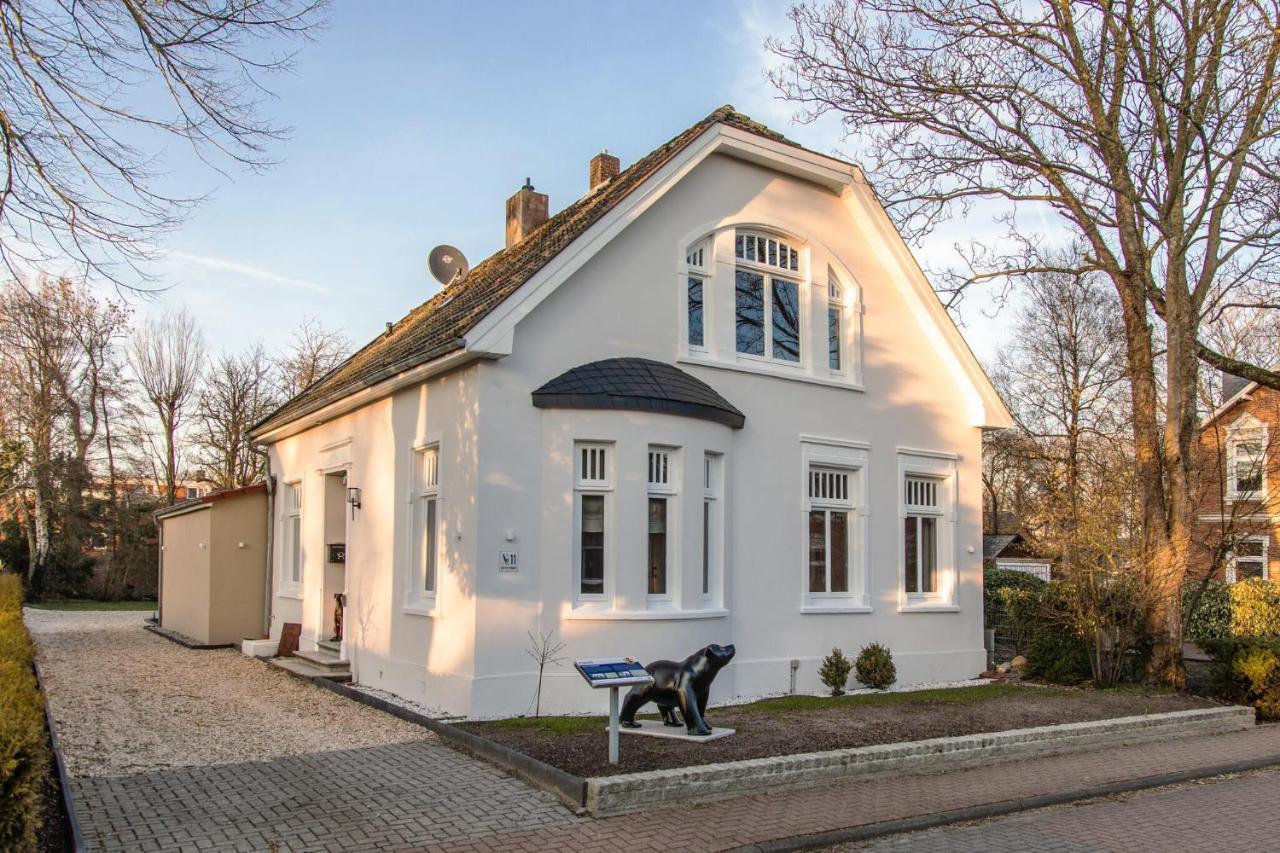 Logierhaus M Apartment Esens Bagian luar foto